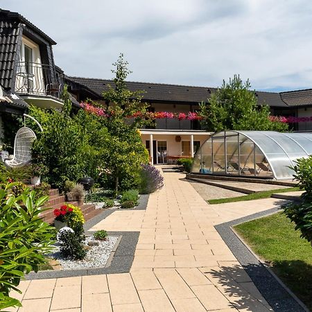 Hotel Perla Baltyku à Pustkowo Extérieur photo