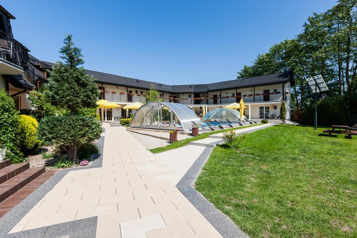 Hotel Perla Baltyku à Pustkowo Extérieur photo