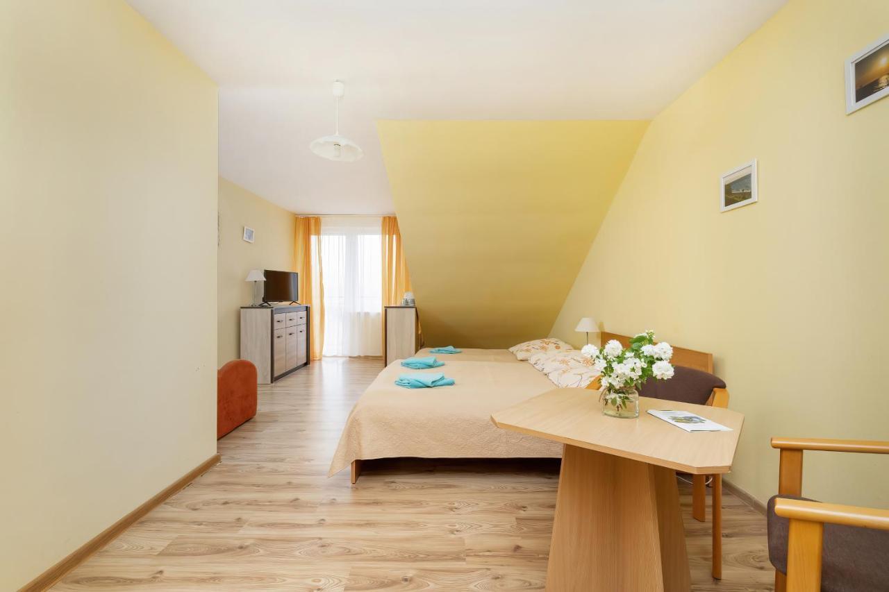 Hotel Perla Baltyku à Pustkowo Extérieur photo